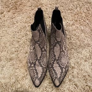 Womens snake skin Marc Fisher yale leather chelsea booties